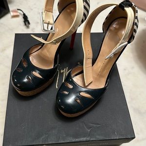 Authentic Giuseppe Zanoti Vernice Blu Heels